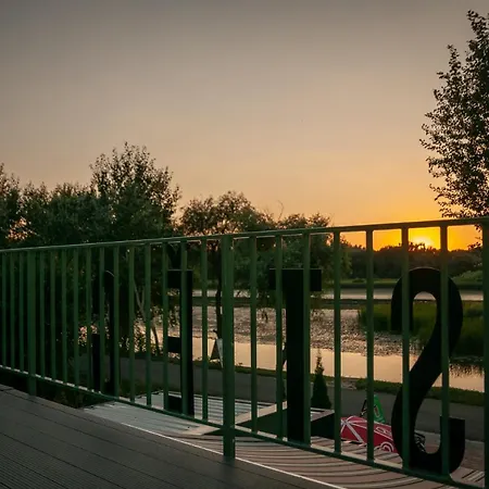 Tiszavirag Panzio Es Ueduelokoezpont