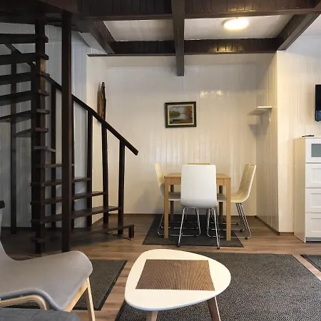 Bed and Breakfast Tiszavirag Panzio Es Ueduelokoezpont *