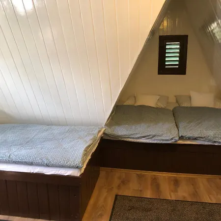 Tiszavirag Panzio Es Ueduelokoezpont