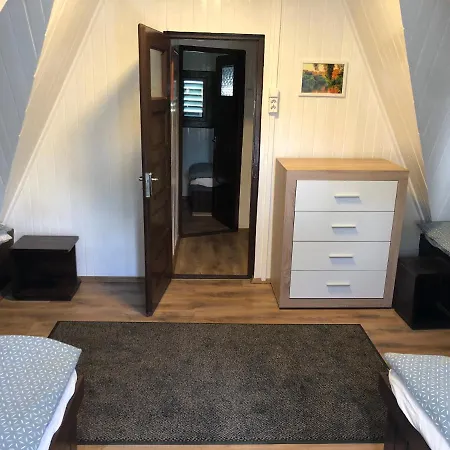 Bed and Breakfast Tiszavirag Panzio Es Ueduelokoezpont Tiszafüred