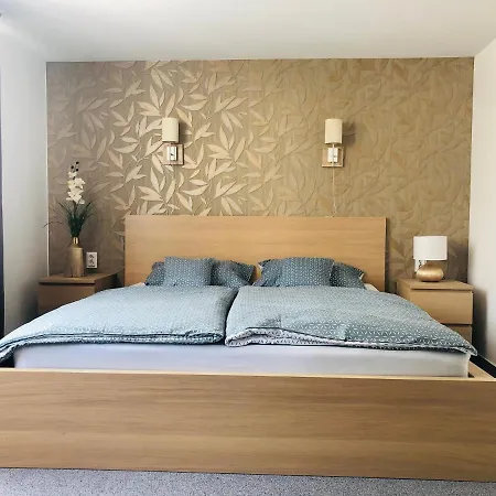 Tiszavirag Panzio Es Ueduelokoezpont