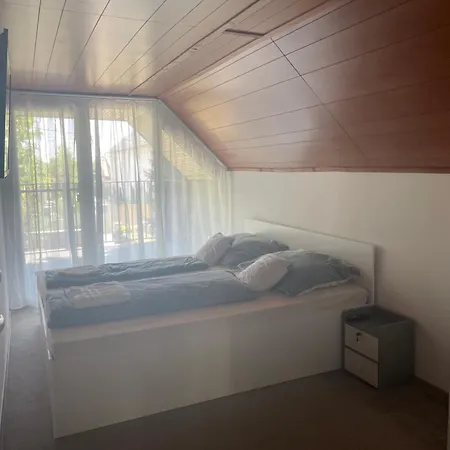 Tiszavirag Panzio Es Ueduelokoezpont Bed and Breakfast *