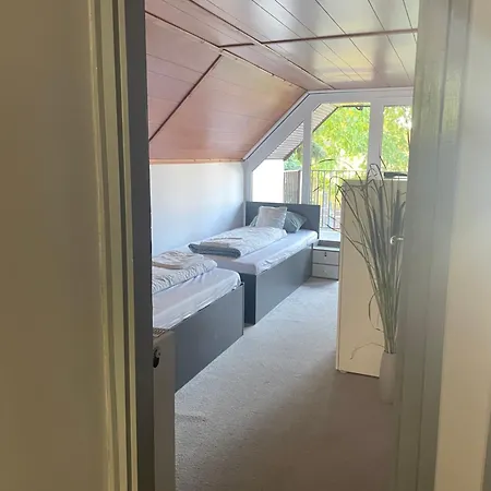 Tiszavirag Panzio Es Ueduelokoezpont Bed and Breakfast Tiszafüred