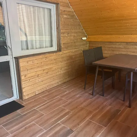 Oda ve Kahvaltı Tiszavirag Panzio Es Ueduelokoezpont Tiszafüred