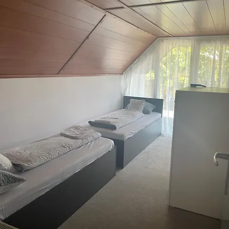 Tiszavirag Panzio Es Ueduelokoezpont 3*